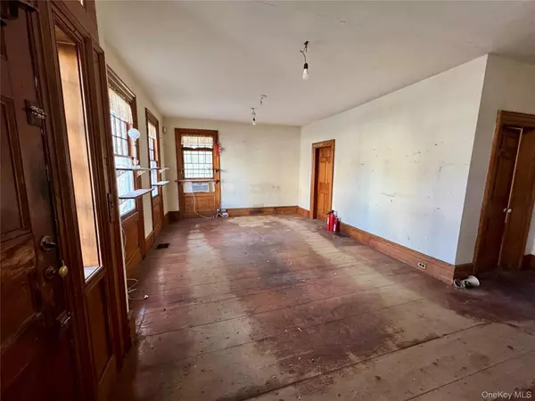 Greenport, NY 11944,425 Main