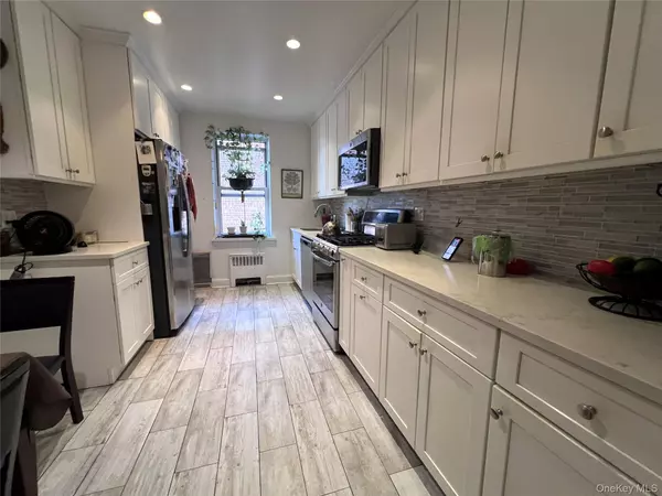 Bronx, NY 10462,2080 Barnes AVE #5C