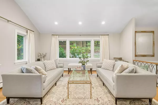 Briarcliff Manor, NY 10510,37 Tulip RD