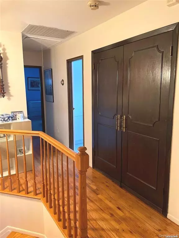 Oceanside, NY 11572,3966 Carrel BLVD