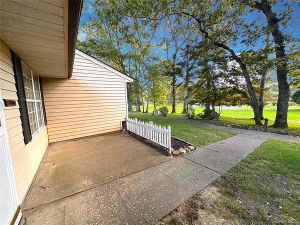 Ridge, NY 11961,488A Fairway CT #488A