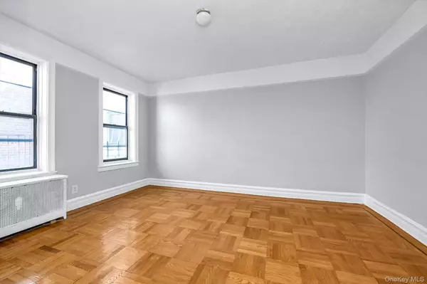 Kew Gardens, NY 11415,83-44 Lefferts BLVD #6C
