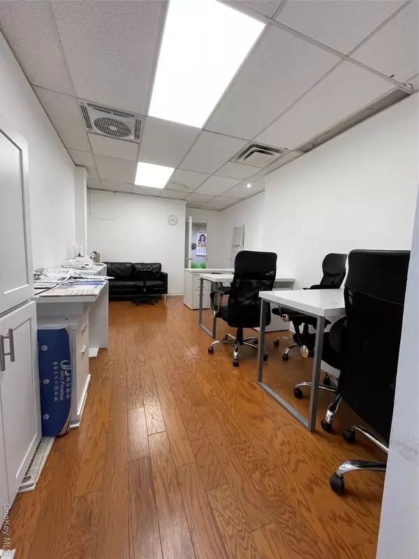 Flushing, NY 11354,40-48 Main Street #303A&E