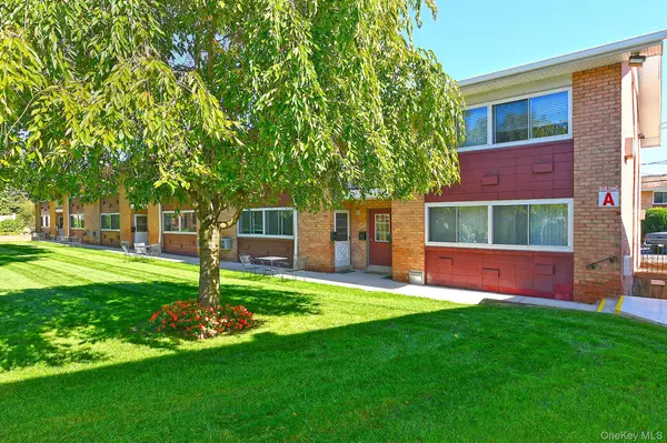 400 Fulton ST #8A, Farmingdale, NY 11735