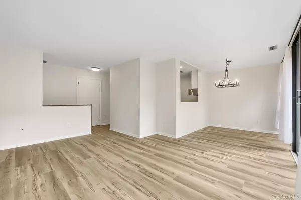 Chappaqua, NY 10514,150 Bedford RD #12A