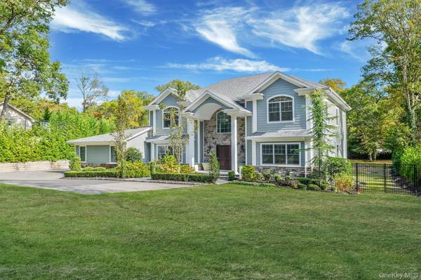 Dix Hills, NY 11746,4 Carriage CT