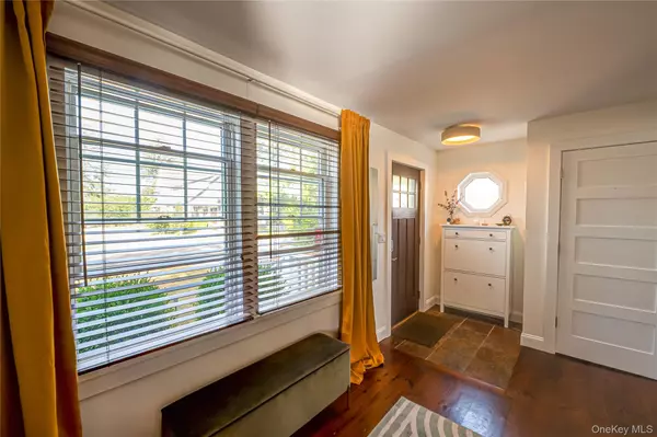 East Islip, NY 11730,19 William AVE