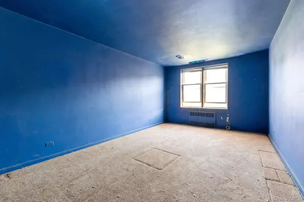 Jackson Heights, NY 11372,33-04 91st ST #5L