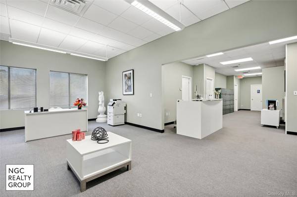 180 Old Country RD, Riverhead, NY 11901