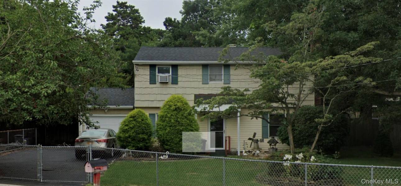 4 Johnson CT, Centereach, NY 11720