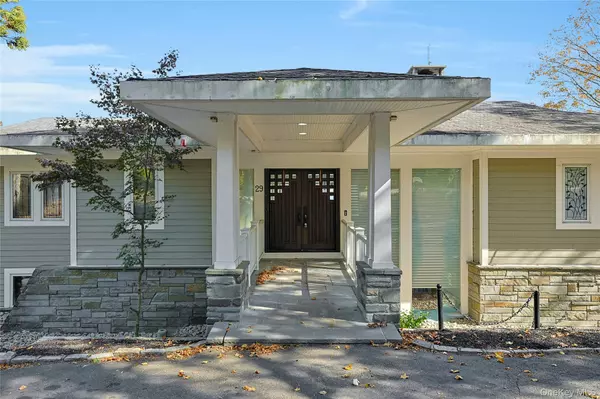 Nyack, NY 10960,29 Tweed BLVD