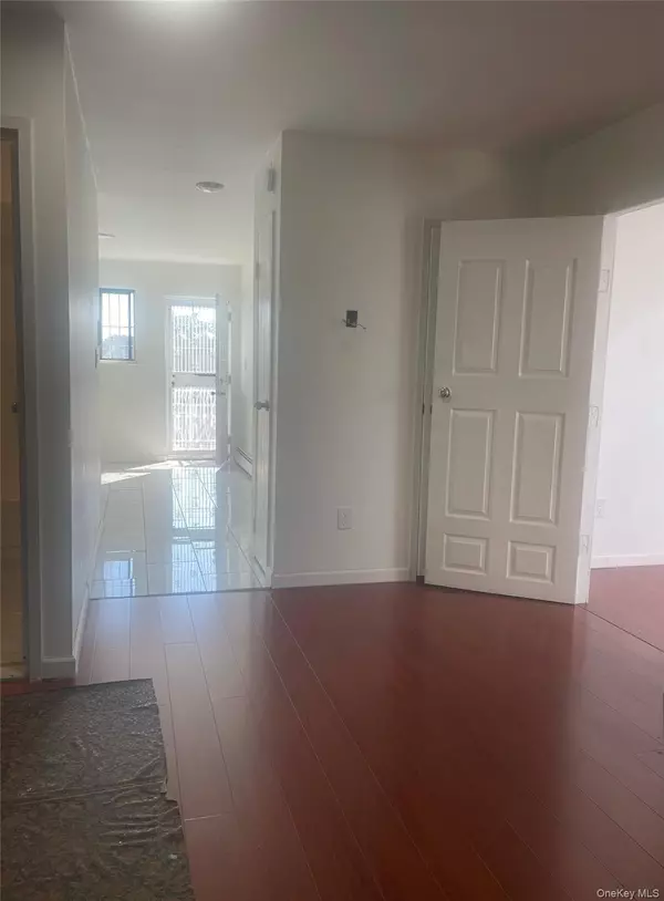 College Point, NY 11356,18-11 123rd ST #4F