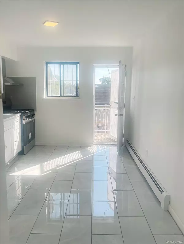 College Point, NY 11356,18-11 123rd ST #4F