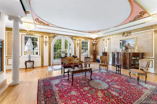 Bronxville, NY 10708,12 Hewitt AVE