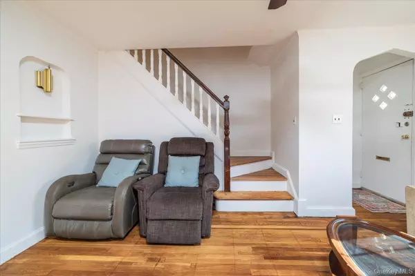 Astoria, NY 11105,2068 28th Street