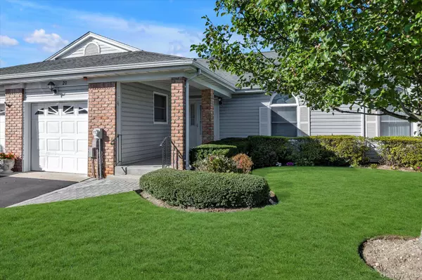 North Babylon, NY 11703,20 Primrose LN