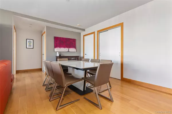 New York (manhattan), NY 10035,152 E 118th ST #7P