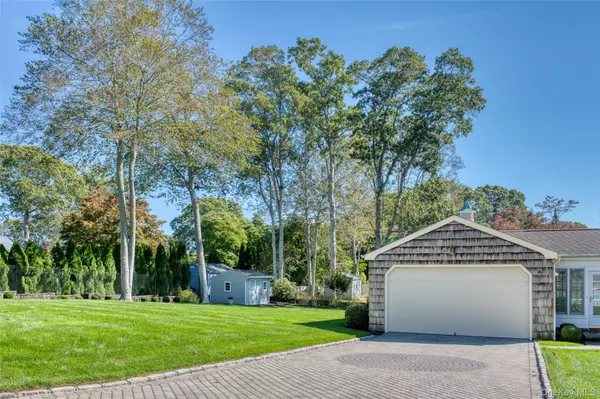 Mattituck, NY 11952,750 Mayflower RD