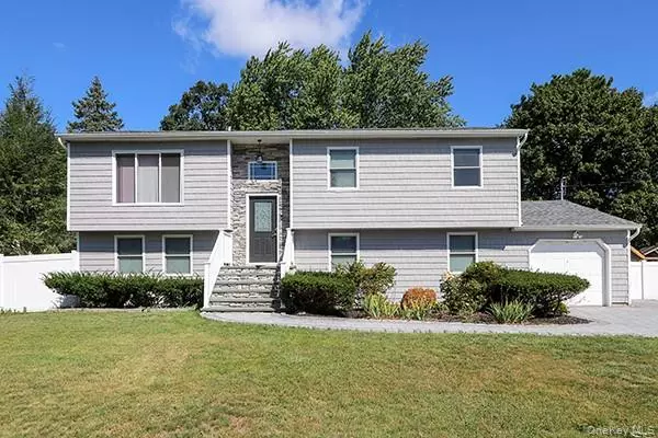 335 Gillette ST #2FL, Dix Hills, NY 11746