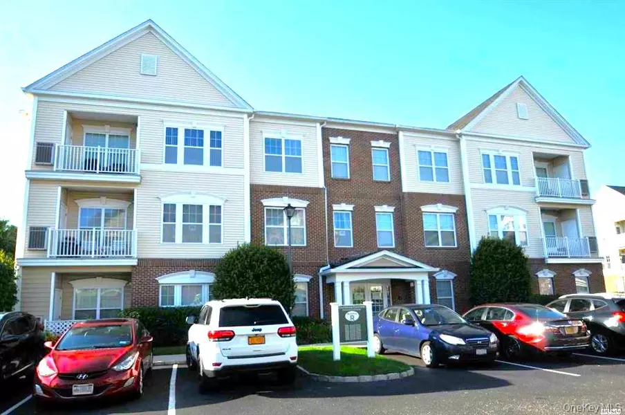1634 Finch LN, Central Islip, NY 11722
