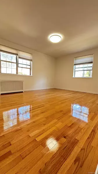 13806 78th AVE #37D, Kew Garden Hills, NY 11367