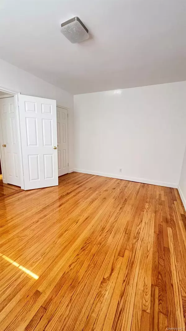 Kew Garden Hills, NY 11367,13806 78th AVE #37D