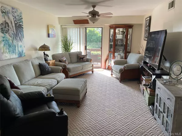 Copiague, NY 11726,107 Mariners WAY