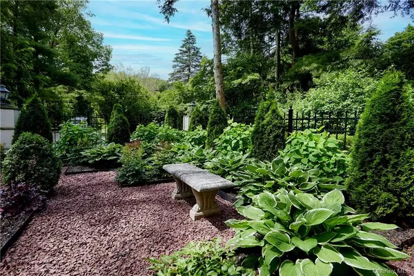 Tuxedo Park, NY 10987,8 Old Park RD