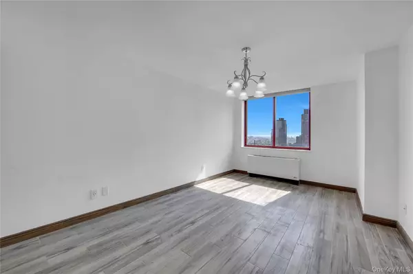Long Island City, NY 11109,4-74 48th AVE #25M