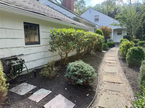 East Setauket, NY 11733,185 QUAKER PATH