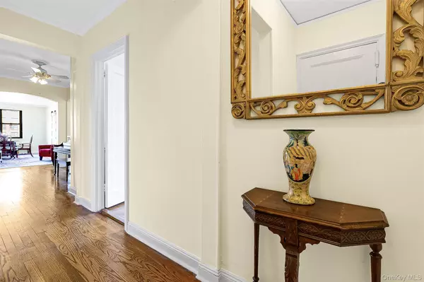 Rego Park, NY 11374,98-120 Queens BLVD #5/D