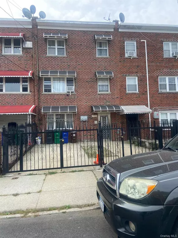 2923 N Mickle AVE, Bronx, NY 10469