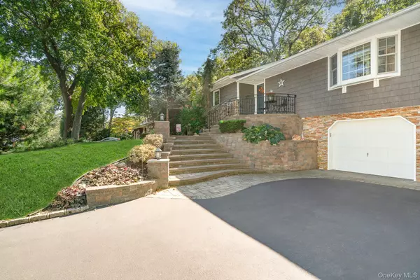Hauppauge, NY 11788,48 Glenwood DR