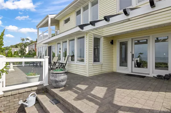 Bayville, NY 11709,27 Mohring Bay CT