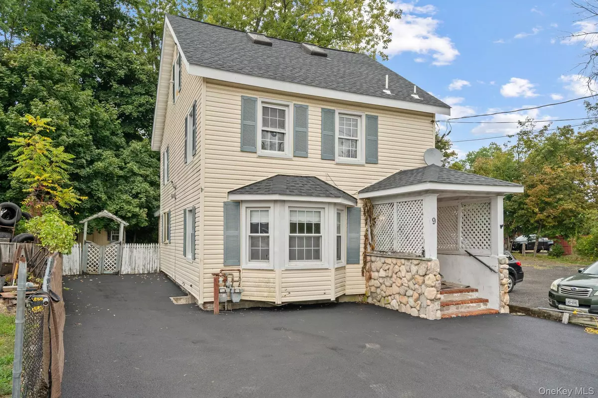 Warwick, NY 10990,9 Smith ST