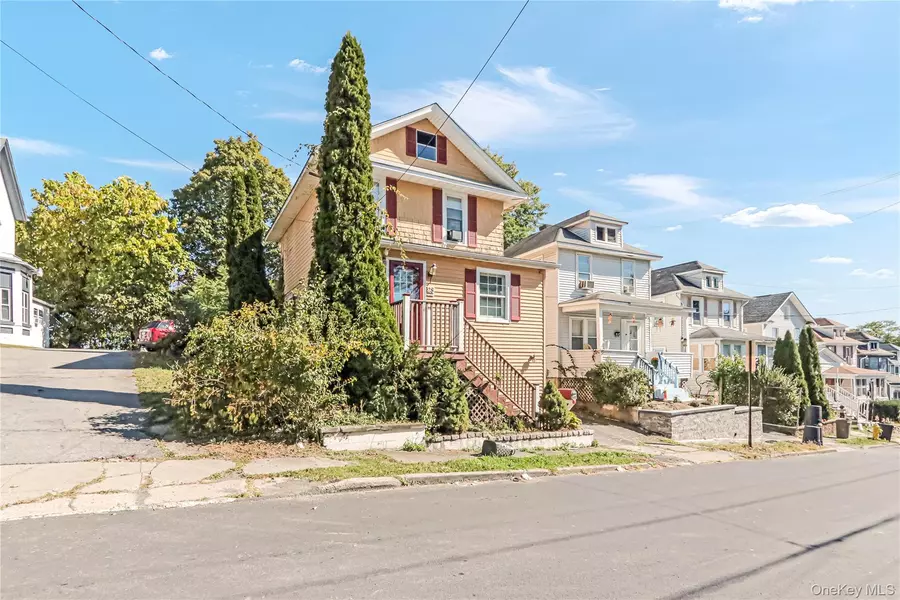 28 Hudson View TER, Newburgh, NY 12550