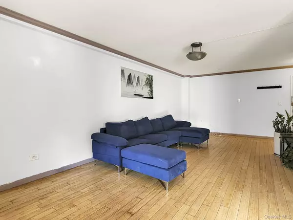 Flushing, NY 11354,140-55 34th AVE #3B