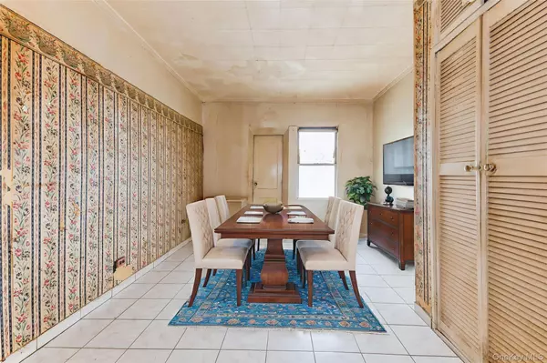 Woodside, NY 11377,51-30A 47th ST