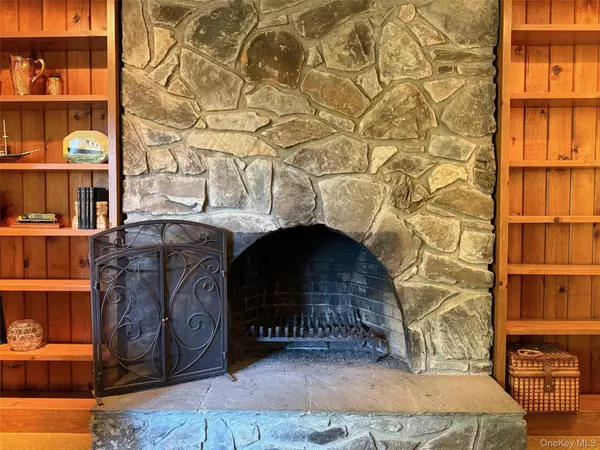 Rhinebeck, NY 12572,97 White Schoolhouse RD
