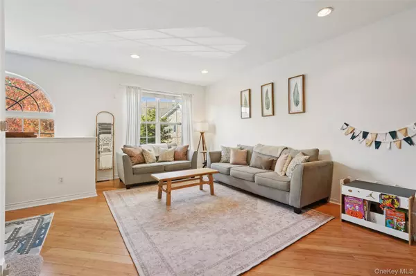 Monroe, NY 10950,87 Barr LN #87