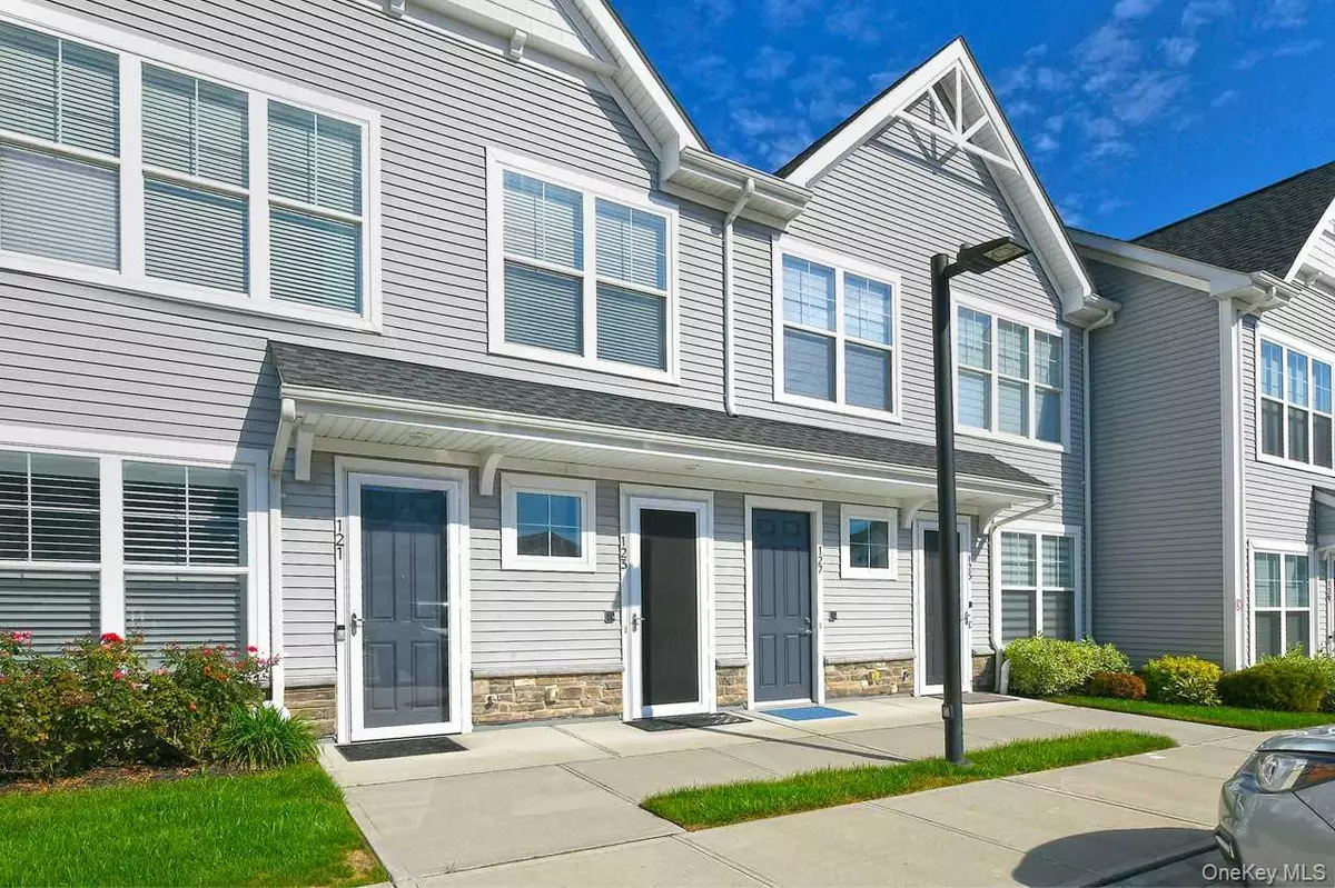 East Meadow, NY 11554,123 Emanuel WAY