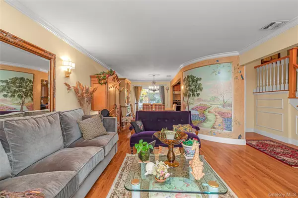 Merrick, NY 11566,2845 Whaleneck DR