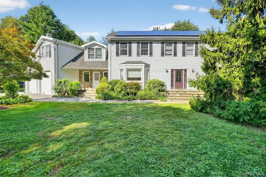 11 Knollwood DR, Ossining, NY 10562