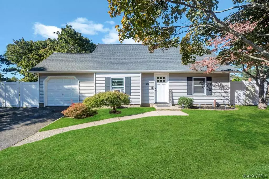 Selden, NY 11784,382 Boyle RD