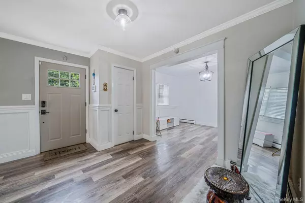 Coram, NY 11727,8 Linden ST