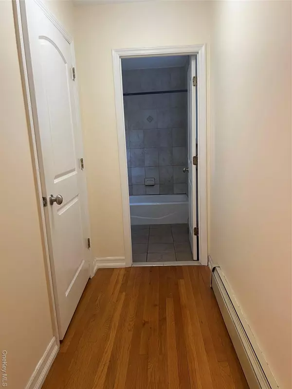 Astoria, NY 11102,2565 23rd ST