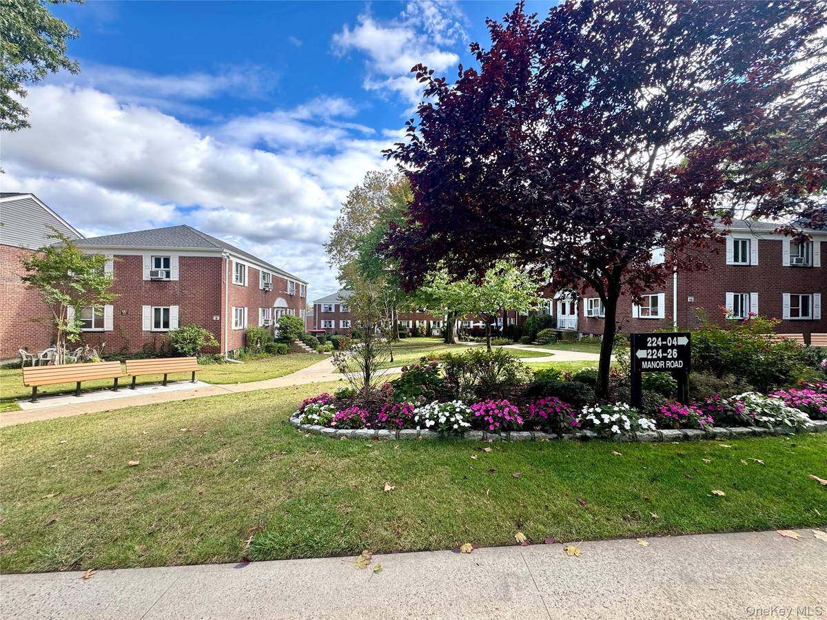 Queens Village, NY 11427,224-20 Manor RD #9-1