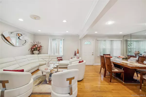 New Hyde Park, NY 11040,62 Bretton RD