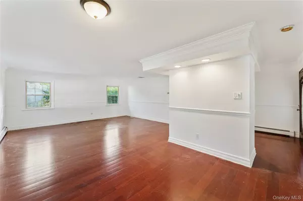Brookhaven, NY 11790,43 Millbrook DR