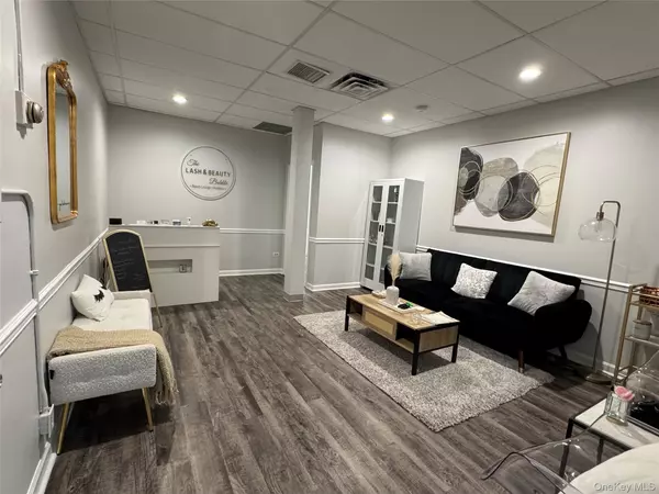 Hartsdale, NY 10530,221 E Hartsdale AVE #Suite A